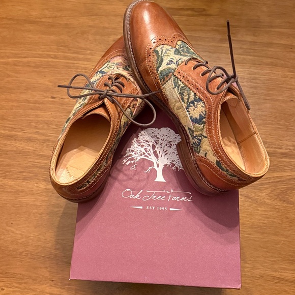 Oak Tree Farms Brown Leather Oxfords with Tapestry Design - Picture 3 of 3